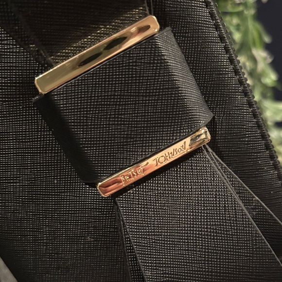 Betsey Johnson Black Bow Accent Wristlet Wallet - Picture 2 of 6